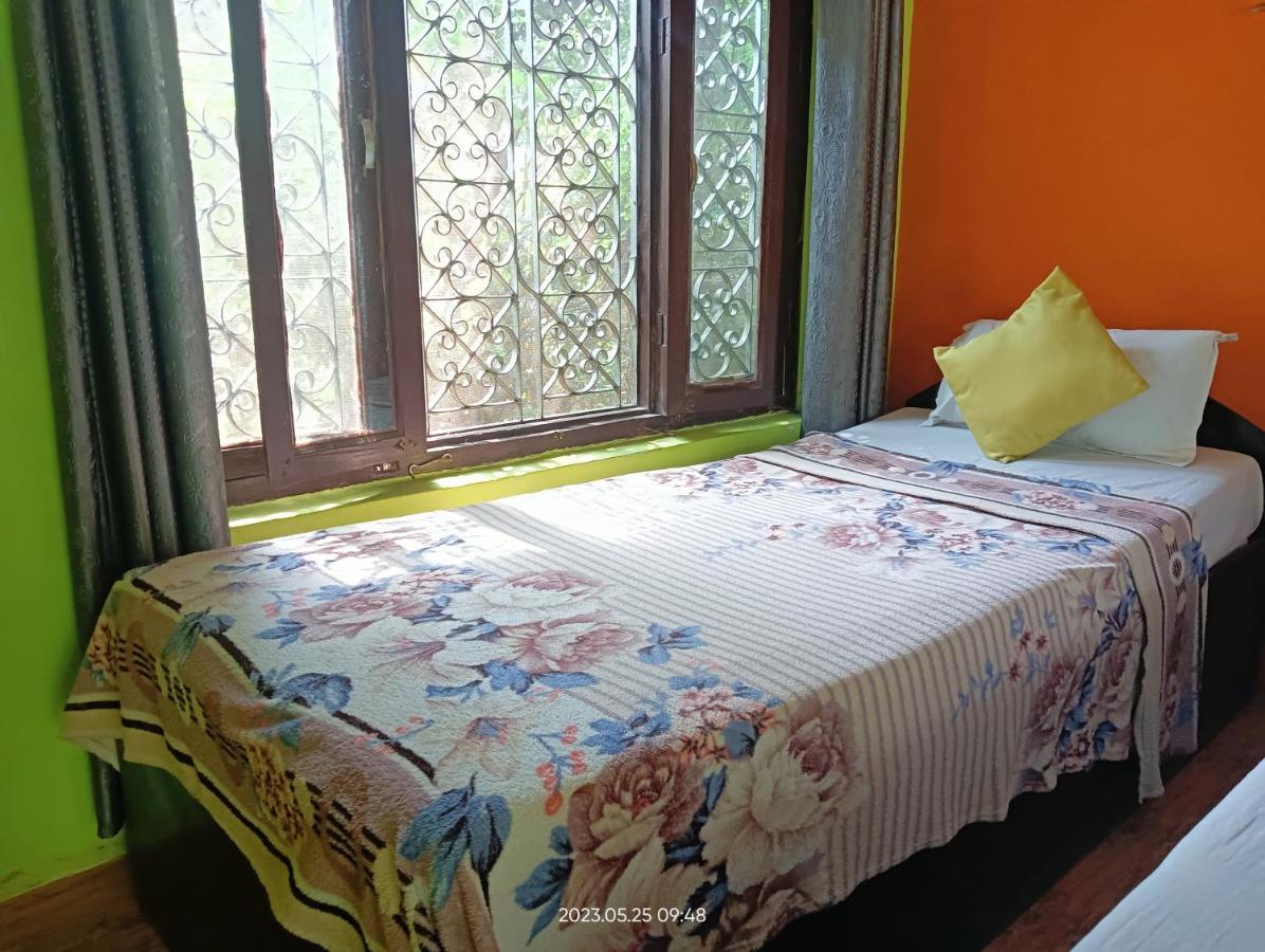 Hotel Butterfly - Peaceful Garden For Nature Lovers Sauraha Εξωτερικό φωτογραφία